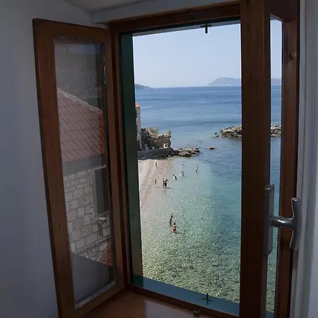 Casa de hóspedes Marina 3*