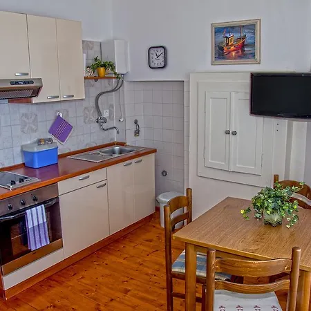 Casa de hóspedes Marina 3*